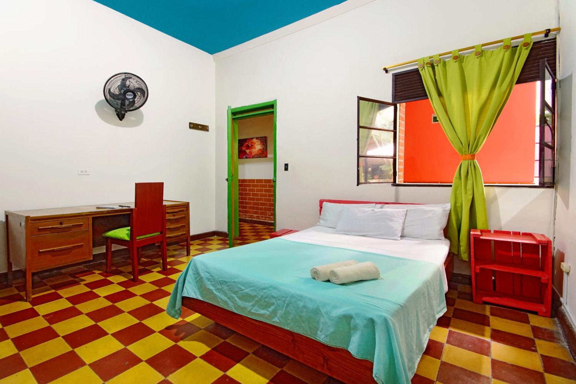 Ding-Dong Hostel Кали Екстериор снимка