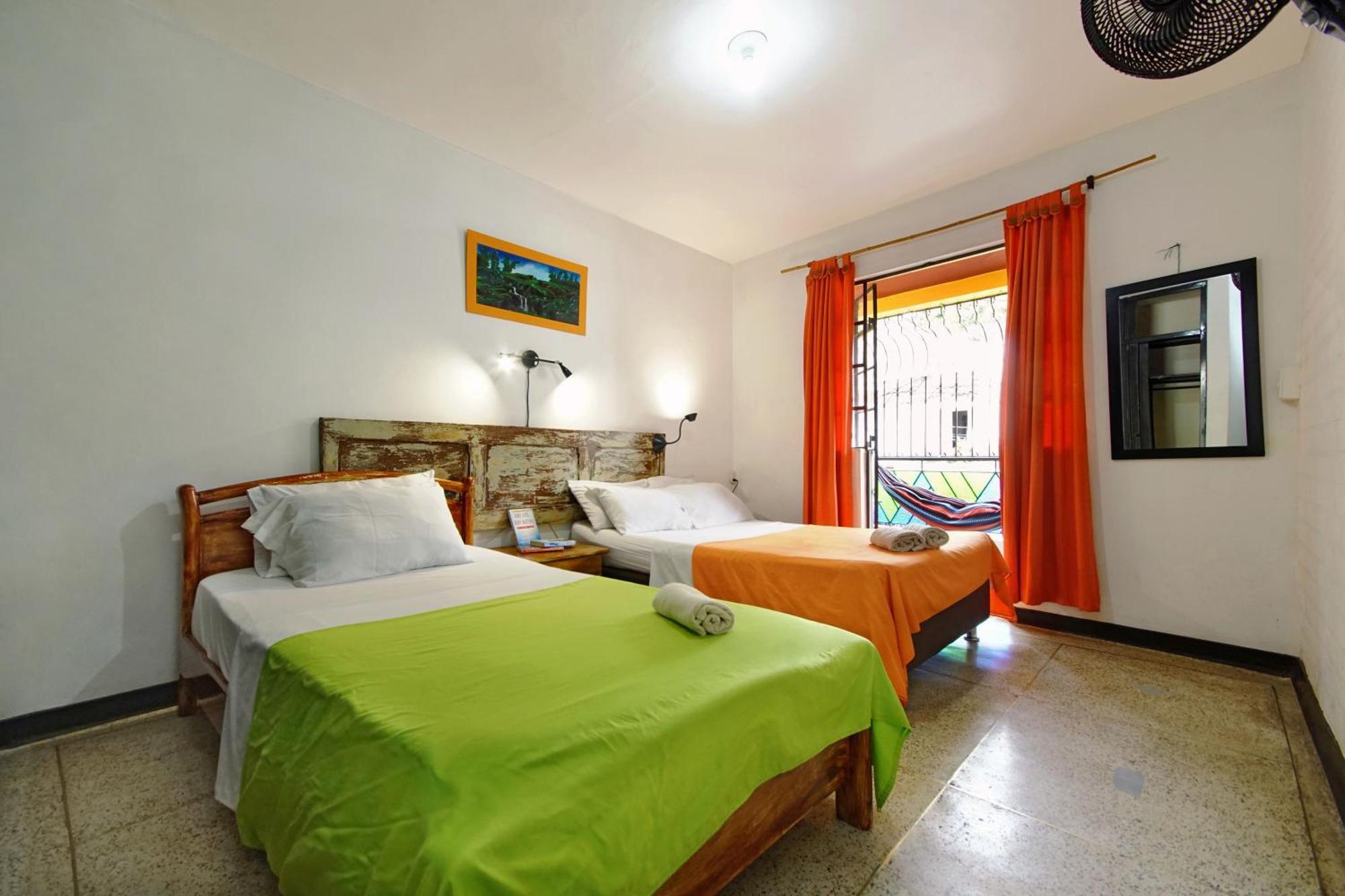 Ding-Dong Hostel Кали Екстериор снимка