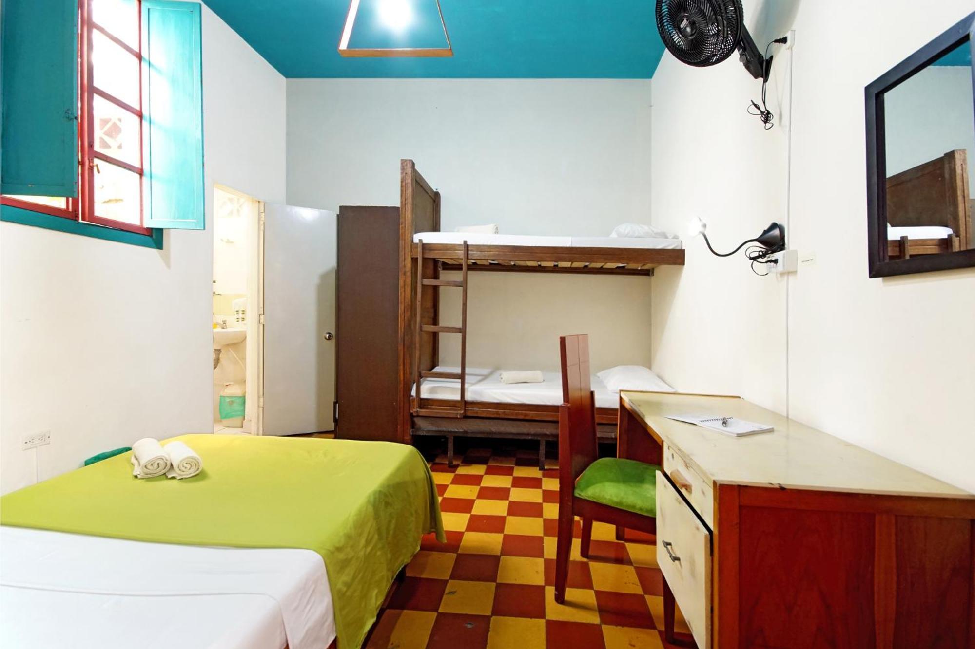 Ding-Dong Hostel Кали Екстериор снимка