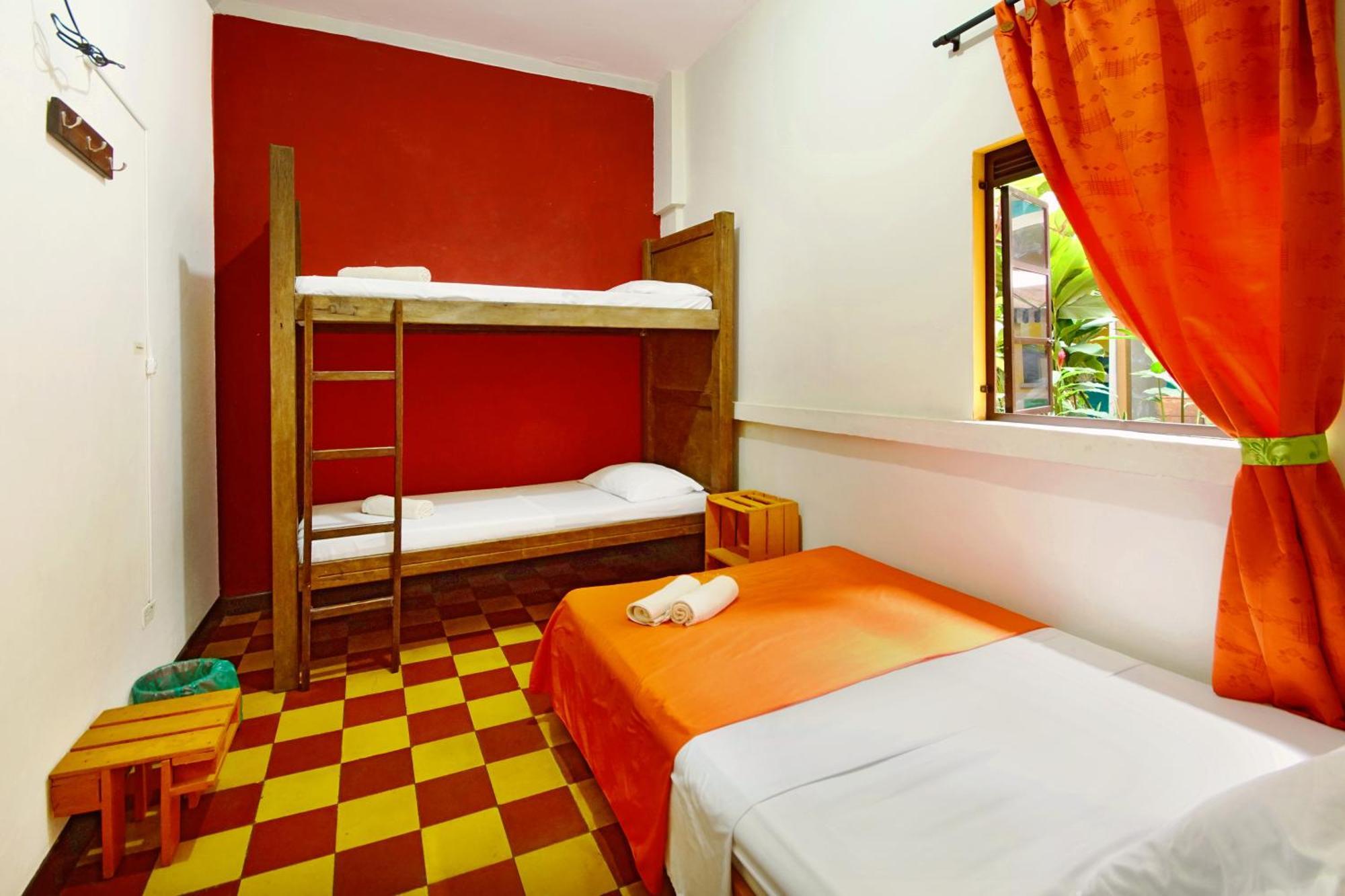 Ding-Dong Hostel Кали Екстериор снимка